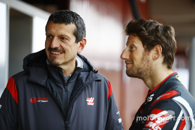 Guenther Steiner, Team Principal, Haas F1 Team, and Romain Grosjean, Haas F1 Team