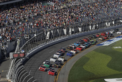 Start: Brandon Jones, Richard Childress Racing Chevrolet leads