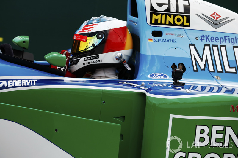 Mick Schumacher pilotou a Benetton B194 do pai na Bélgica em 2017