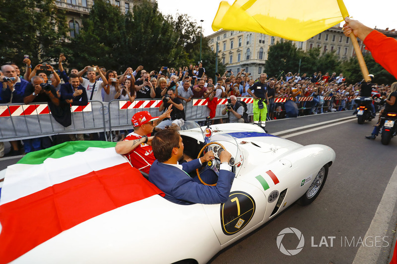 Kimi Raikkonen, Ferrari, en el desfile de Milán