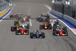 Valtteri Bottas, Mercedes AMG F1 W08, Sebastian Vettel, Ferrari SF70H, Kimi Raikkonen, Ferrari SF70H