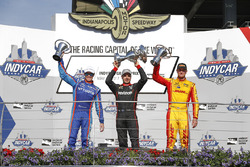 Podyum: Yarış galibi Will Power, Team Penske Chevrolet, 2. Scott Dixon, Chip Ganassi Racing Honda, 3
