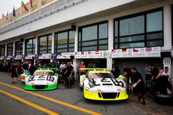 Earl Bamber, Manthey Racing Porsche 911 GT3-R und Kévin Estre, Manthey Racing Porsche 911 GT3-R