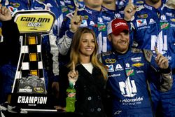 Le vainqueur Dale Earnhardt Jr., Hendrick Motorsports Chevrolet