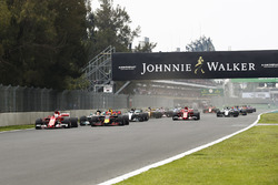 Sebastian Vettel, Ferrari SF70H, Max Verstappen, Red Bull Racing RB13, Lewis Hamilton, Mercedes AMG
