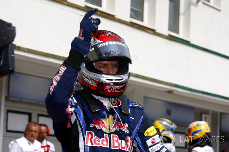 Sebastian Vettel, Red Bull Racing pole pozisyonunu kutluyor