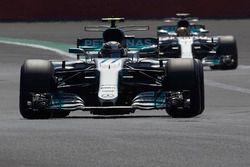 Valtteri Bottas, Mercedes AMG F1 W08, Lewis Hamilton, Mercedes AMG F1 W08