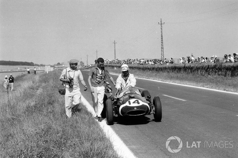 Maurice Trintignant, Cooper T51-Climax and photographer Bernard Cahier