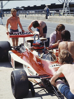 Gilles Villeneuve, McLaren M23