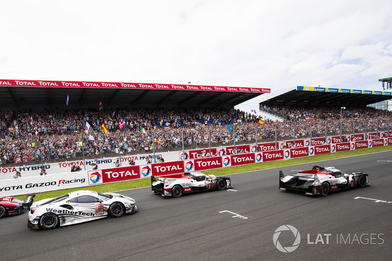 #8 Toyota Gazoo Racing Toyota TS050: Sébastien Buemi, Kazuki Nakajima, Fernando Alonso e #7 Toyota Gazoo Racing Toyota TS050: Mike Conway, Kamui Kobayashi, Jose Maria Lopez, conquistano la 24 Ore di Le Mans