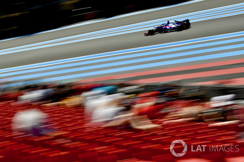 <img src="https://cdn-1.motorsport.com/static/custom/car-thumbs/F1_2018/TESTS/tororosso.png" alt="" width="250" /> Toro Rosso