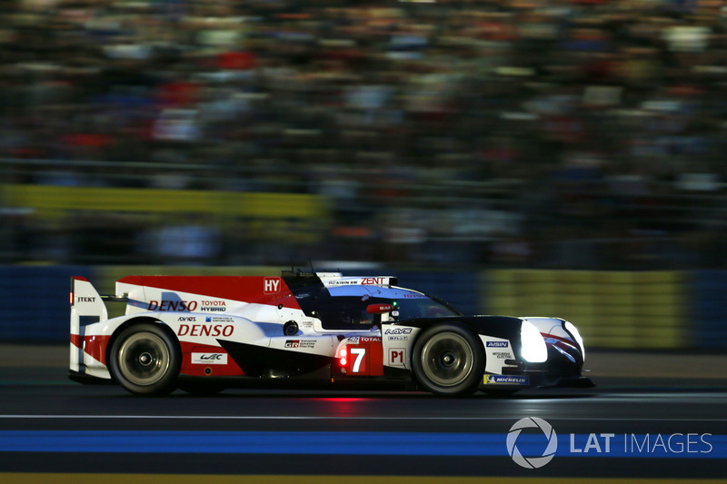 2: #7 Toyota Gazoo Racing Toyota TS050: Mike Conway, Kamui Kobayashi, Jose Maria Lopez, 3'17.377
