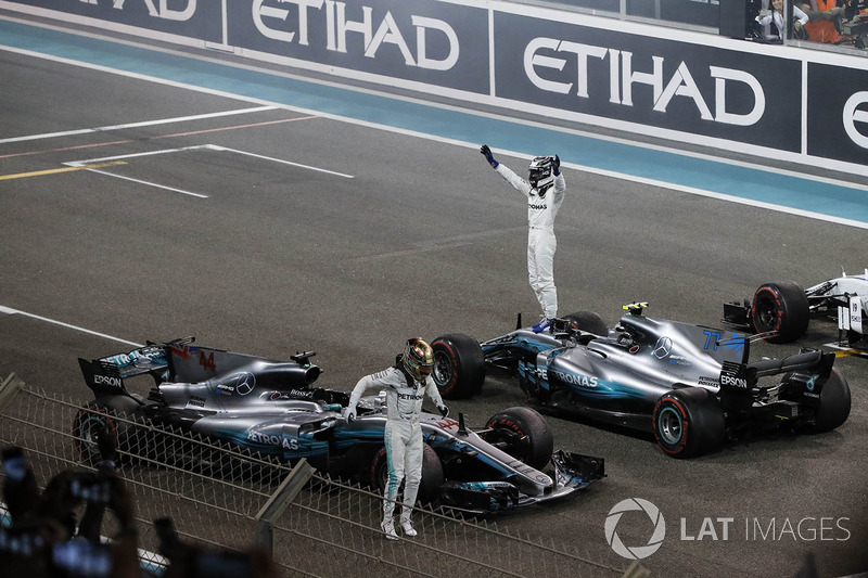 Lewis Hamilton, Mercedes-Benz F1 W08  and Valtteri Bottas, Mercedes-Benz F1 W08  celebrate in parc f