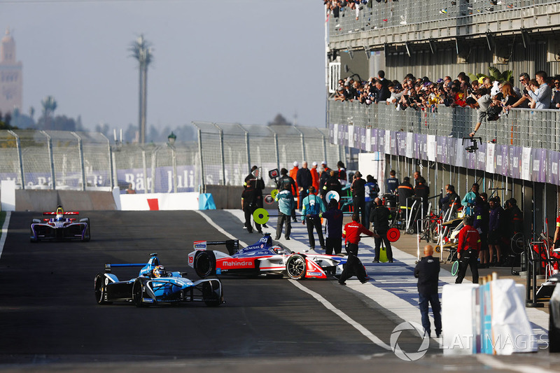 Sébastien Buemi, Renault e.Dams, Felix Rosenqvist, Mahindra Racing, Sam Bird, DS Virgin Racing, in the pits
