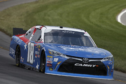 Kyle Busch, Joe Gibbs Racing, Toyota Camry Comcast Salute to Service Juniper