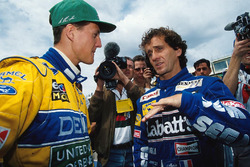 Alain Prost, Williams, talks with Michael Schumacher, Benetton