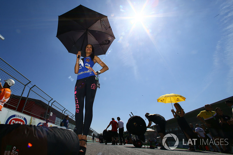 Grid girl
