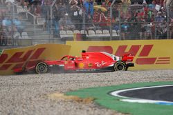 Sebastian Vettel, Ferrari SF71H percute le mur et abandonne