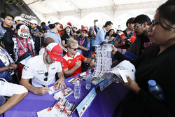 Lucas di Grassi, Audi Sport ABT Schaeffler, Felix Rosenqvist, Mahindra Racing, at the autograph sess