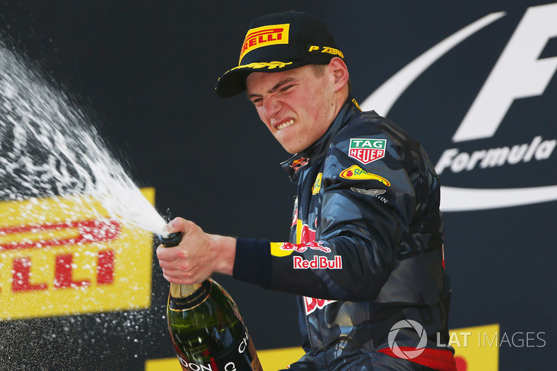 Podium: winnaar Max Verstappen, Red Bull Racing