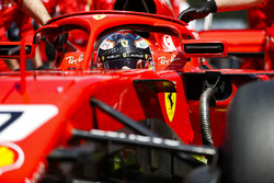 Kimi Raikkonen, Ferrari SF71H, arriva in griglia