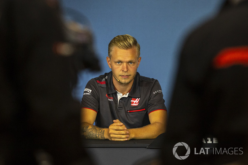 Kevin Magnussen, Haas F1 lors de la conférence de presse