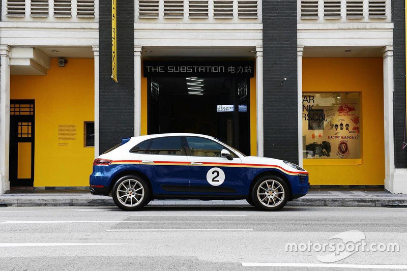 Porsche Macan with Rothmans livery