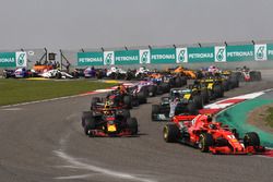 Старт гонки: Кими Райкконен, Ferrari SF71H