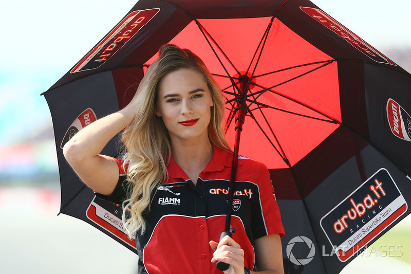 Chica de la parrilla