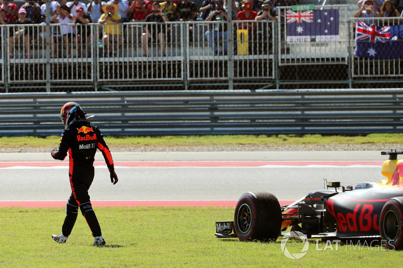 Daniel Ricciardo, Red Bull Racing RB13 retirado de la carrera