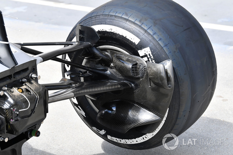 Vue détaillée de l'écope de frein avant de la Mercedes-AMG F1 W09