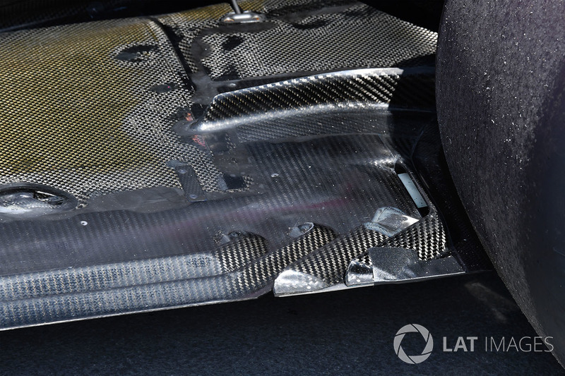 Detail lantai belakang Force India VJM11