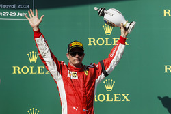 Podio: il terzo classificato Kimi Raikkonen, Ferrari