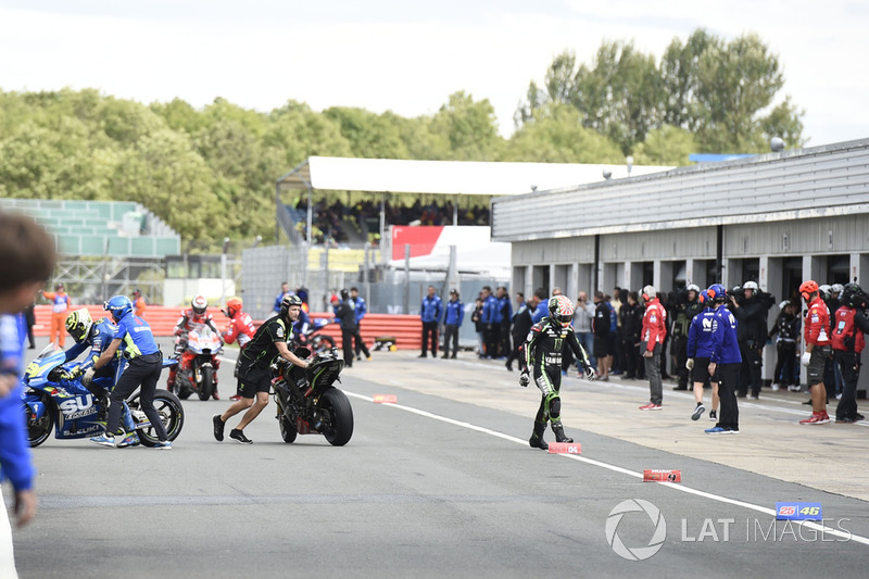 Johann Zarco, Monster Yamaha Tech 3, Andrea Iannone, Team Suzuki MotoGP, Jorge Lorenzo, Ducati Team. Suasana saat sesi ditunda