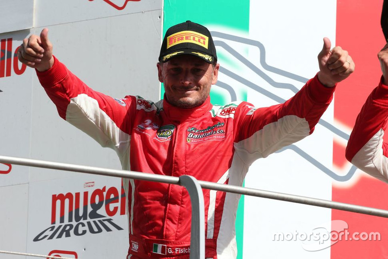 Giancarlo Fisichella, Scuderia Baldini 27, sul podio