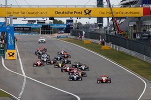 Start der Formel-3-EM 2018 auf dem Nürburgring: Mick Schumacher, PREMA Theodore Racing Dallara F317 - Mercedes-Benz, führt