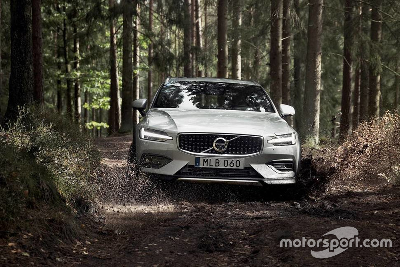 Volvo V60 Cross Country 2019 року