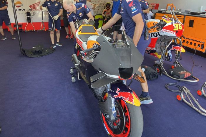 Repsol Honda Team RC213V moto detalle de Joan Mir