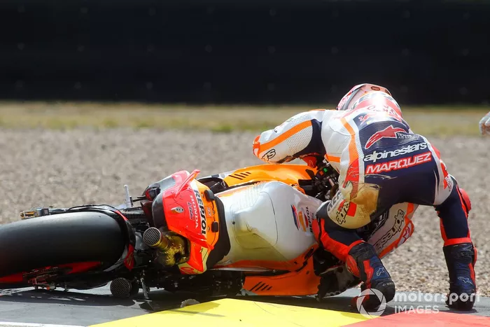 Les 3 chutes de Marc Márquez aux qualifications du GP d'Allemagne