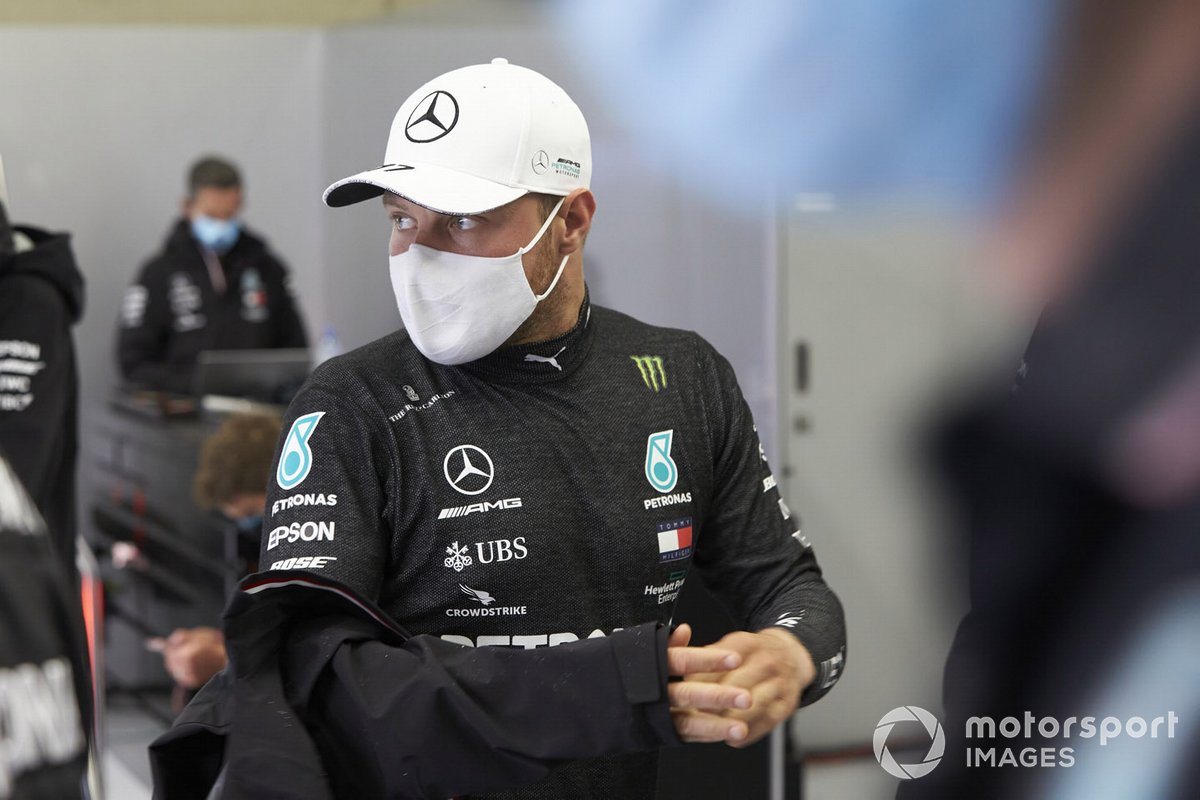 Valtteri Bottas, Mercedes-AMG Petronas F1 nel garage