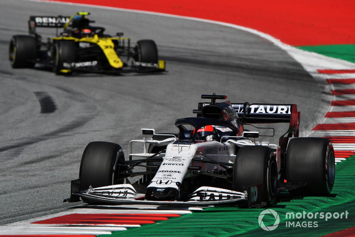 Daniil Kvyat, AlphaTauri AT01, Esteban Ocon, Renault F1 Team R.S.20