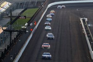 Kevin Harvick, Stewart-Haas Racing, Ford Mustang takes the checkered flag