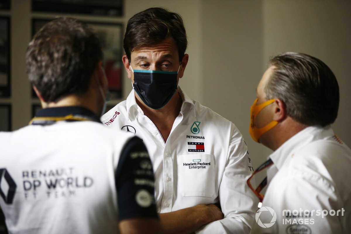 Toto Wolff, Director Ejecutivo Mercedes AMG, Zak Brown, Director Ejecutivo, McLaren y Cyril Abiteboul, Director Gerente, Equipo Renault F1