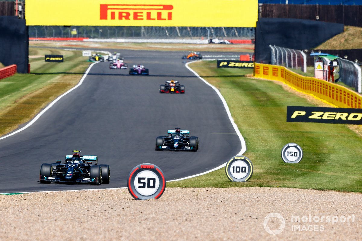 Valtteri Bottas, Mercedes F1 W11, Lewis Hamilton, Mercedes F1 W11, Max Verstappen, Red Bull Racing RB16