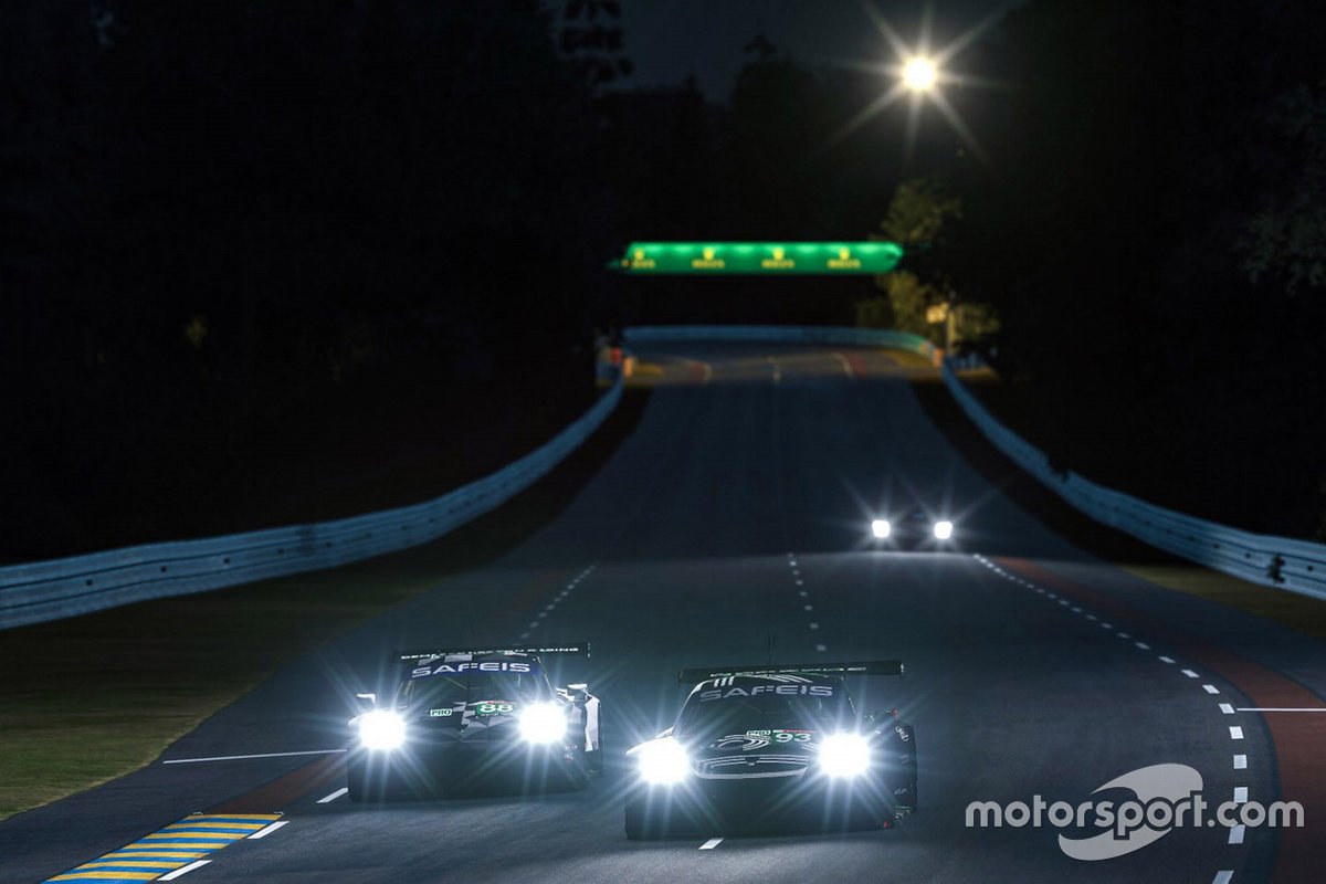 #93 Porsche Esports Team Porsche 911 RSR: Nick Tandy, Ayhancan Guven, Joshua Rogers, Tommy Ostgaard, #88 Dempsey-Proton Racing Porsche 911 RSR: Riccardo Pera, Loek Hartog, Michael Francesconi, Kevin Van Dooren