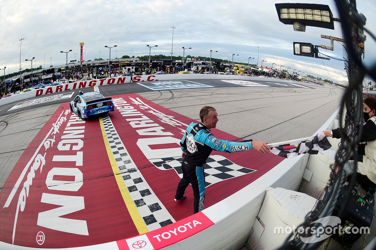 Ganador Kevin Harvick, Stewart-Haas Racing, Ford Mustang