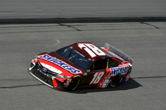 Kyle Busch, Joe Gibbs Racing, Toyota Camry Snickers