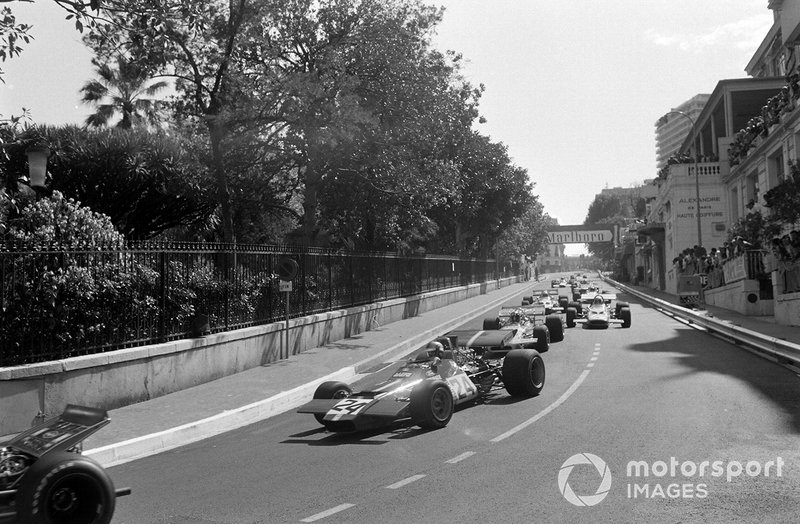 Piers Courage, De Tomaso 308 Ford, Jo Siffert, March 701 Ford y Bruce McLaren, McLaren M14A Ford
