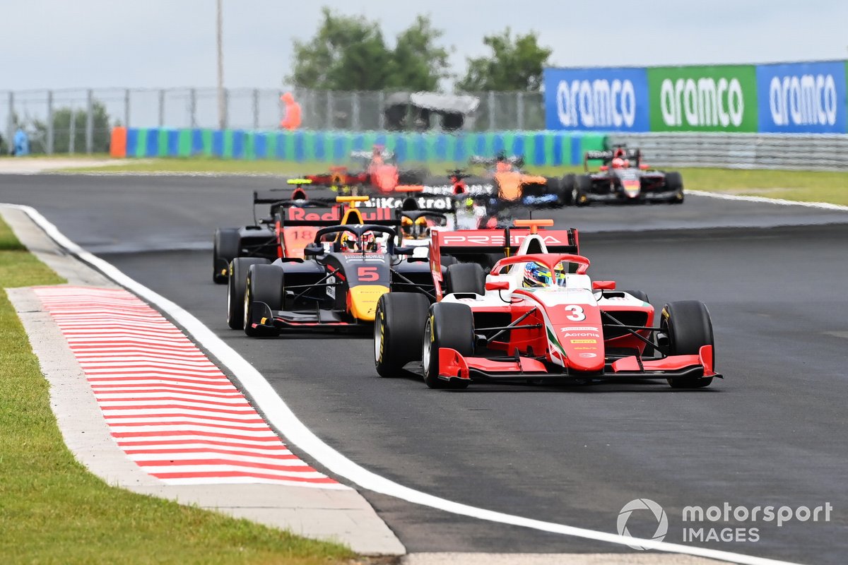 Logan Sargeant, Prema Racing davanti a Liam Lawson, Hitech Grand Prix
