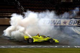 Race Winner Simon Pagenaud, Team Penske Chevrolet